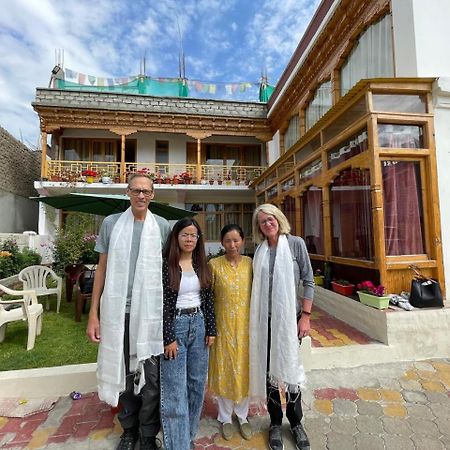 Laksdup Guest House Leh Exterior photo
