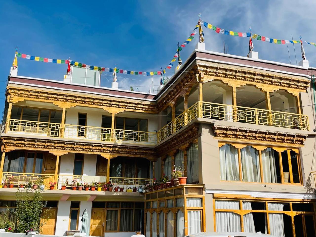 Laksdup Guest House Leh Exterior photo
